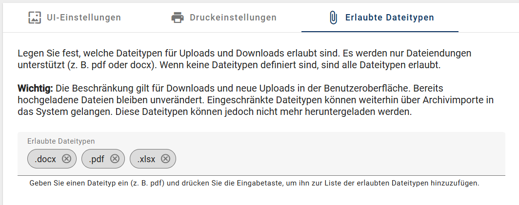 Der Screenshot zeigt den Erklärungstext und das Eingabefeld "Erlaubte Dateitypen" mit Dateitypen im Reiter "Erlaubte Dateitypen" in der Kachel "Unternehmenseinstellungen" in der Administration.